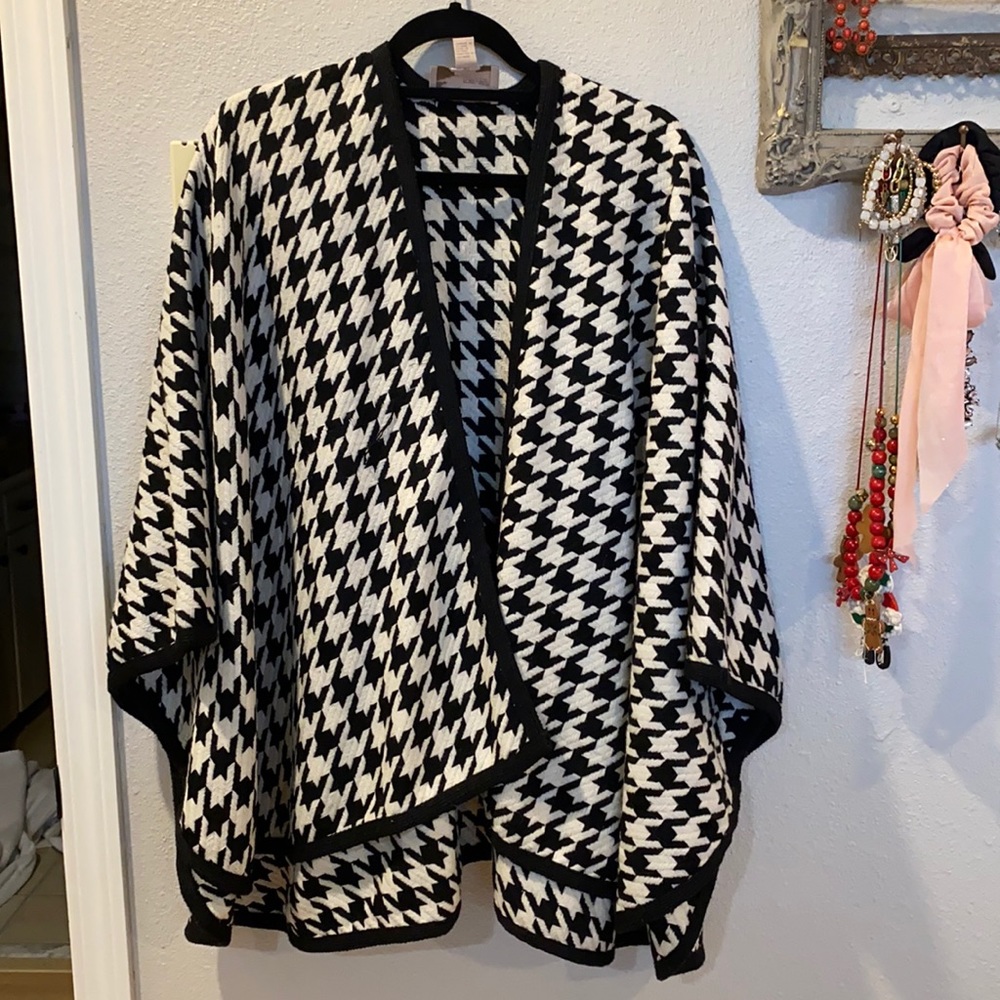 Houndstooth shrug